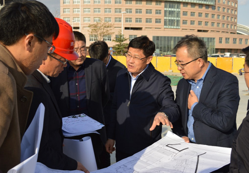 市委领导莅临少年宫工地视察指导工作